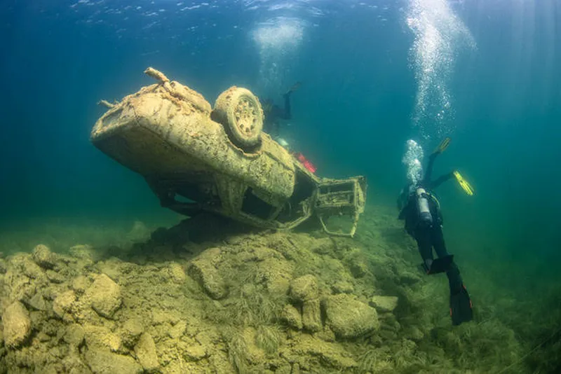 diving